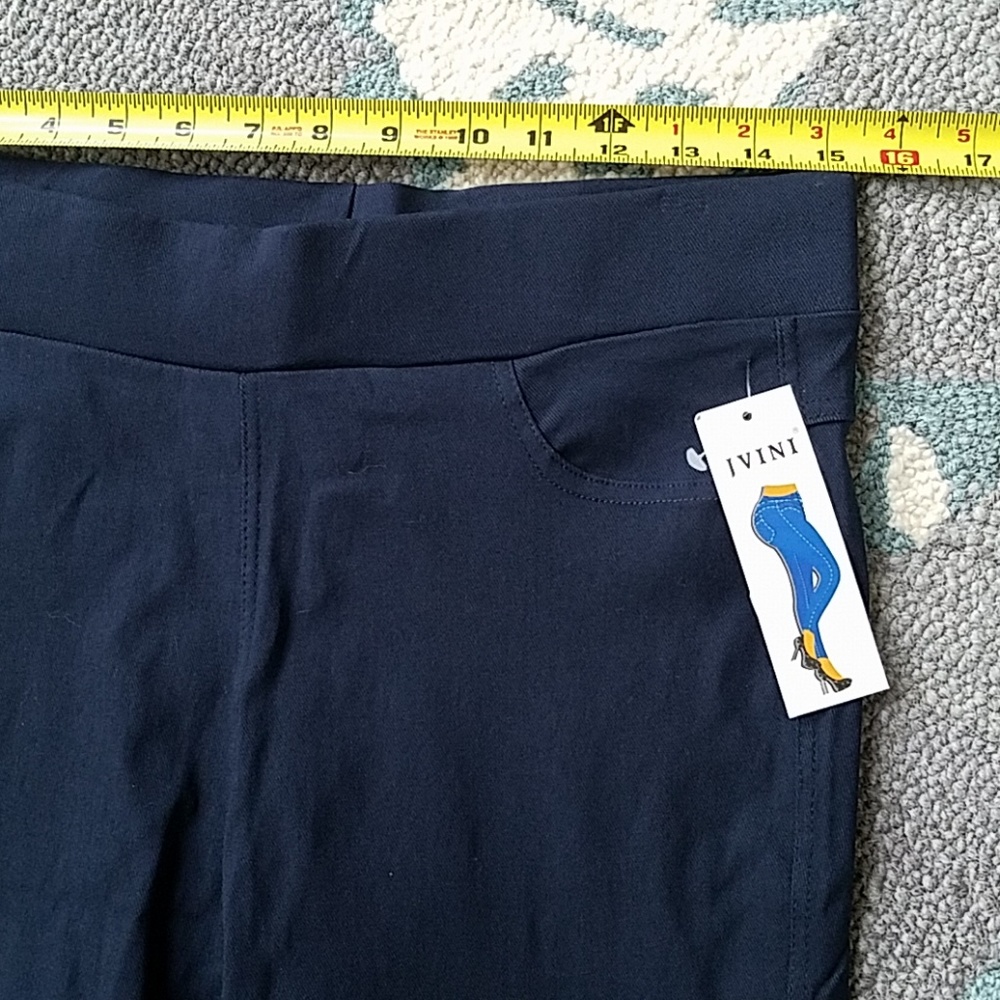 NWT 1X STRETCH CAPRIS BY JVINI